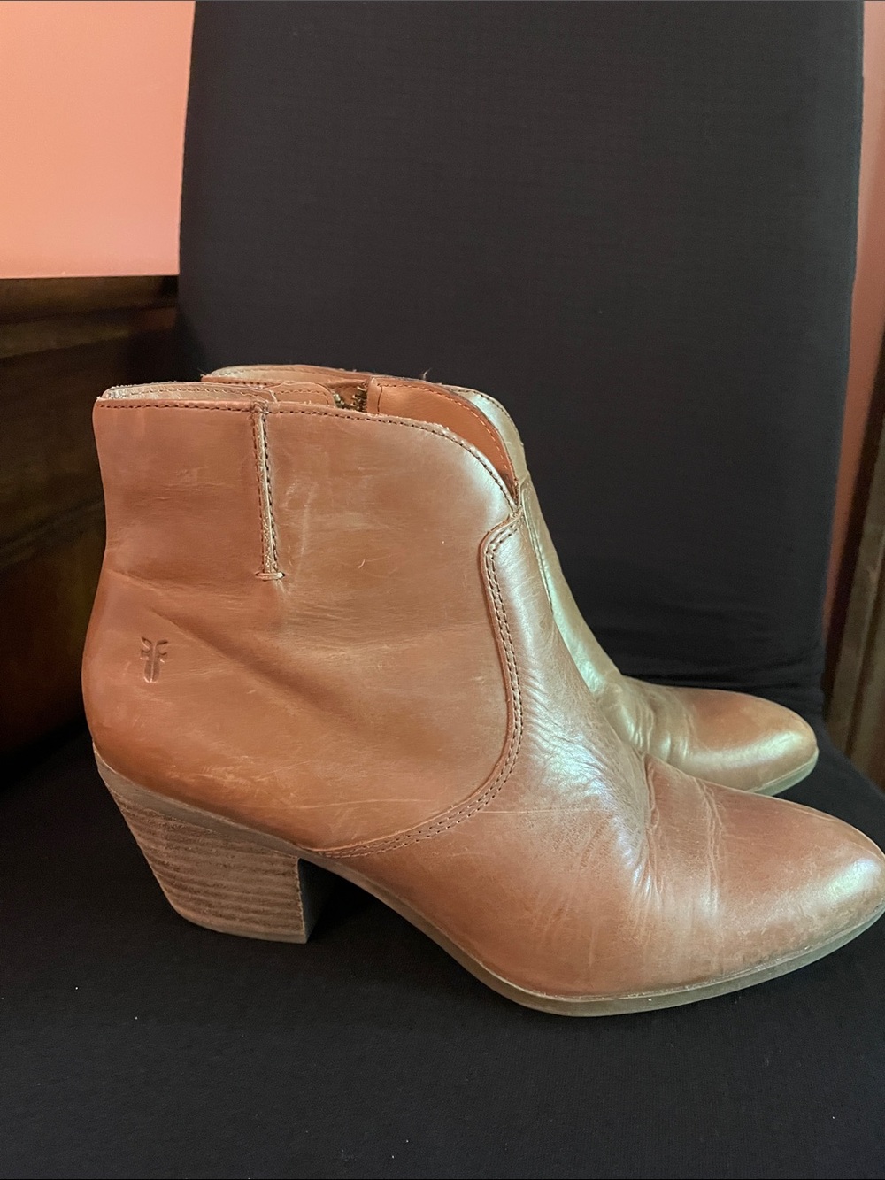 FRYE AND CO. Tan Leather Ankle Booties